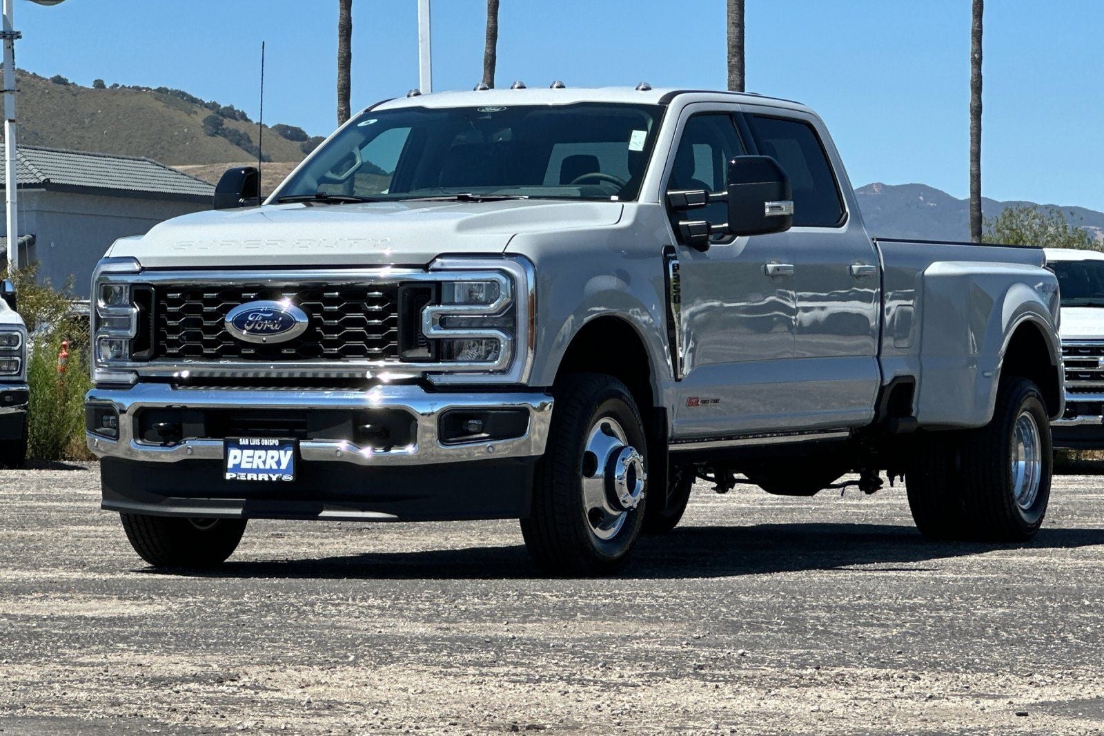 2026 Ford F-350SD Lariat DRW