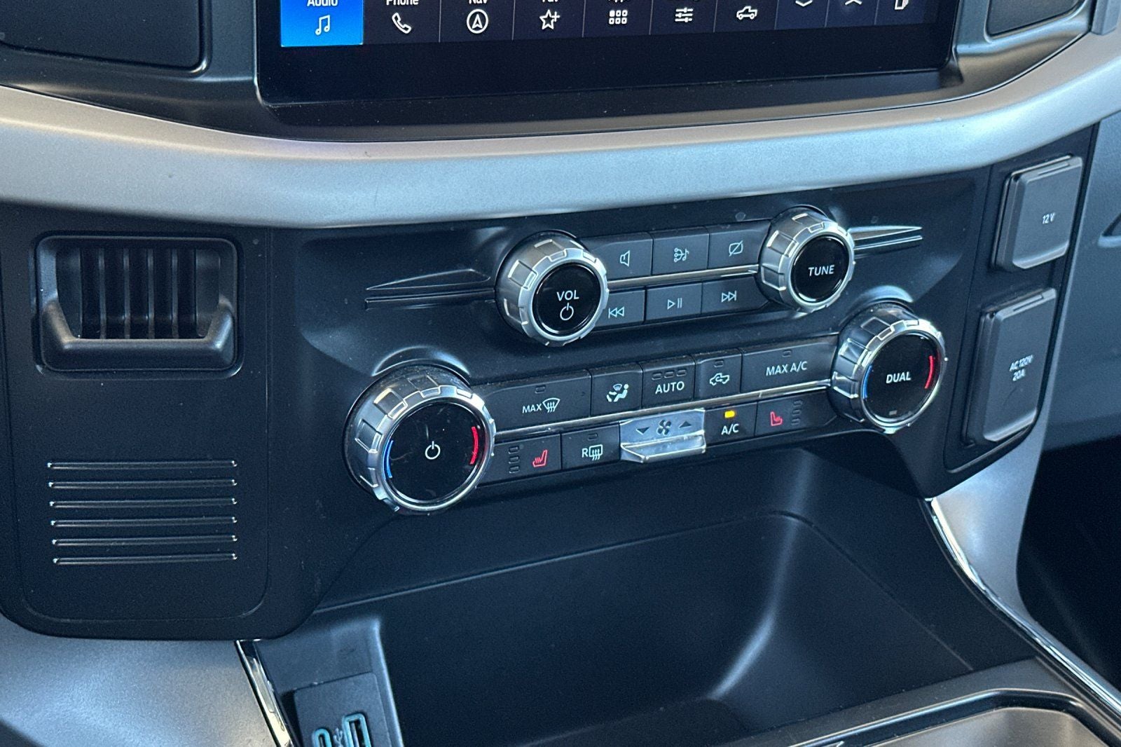 2023 Ford F-150 Lightning XLT