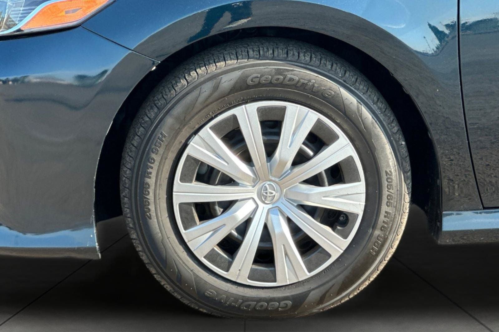 2020 Toyota Camry Hybrid LE