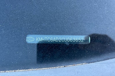 2012 Hyundai Veloster Base w/Black